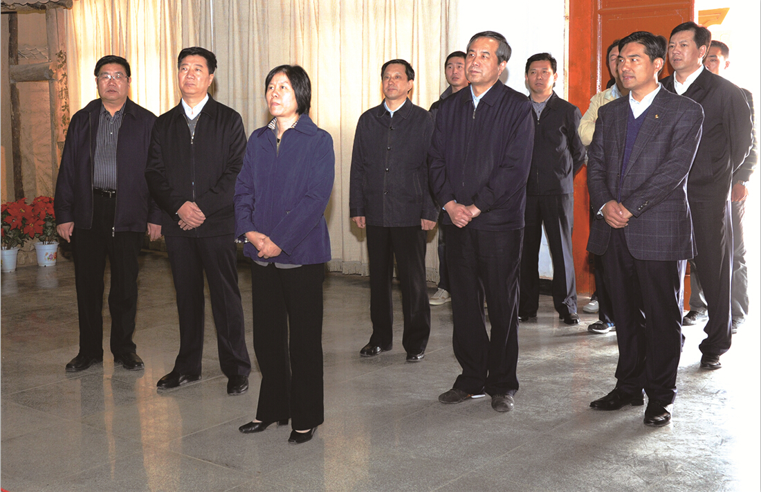 2011年10月21日，中组部常务副部长沈跃跃来哈达铺红军长征纪念馆参观调研。